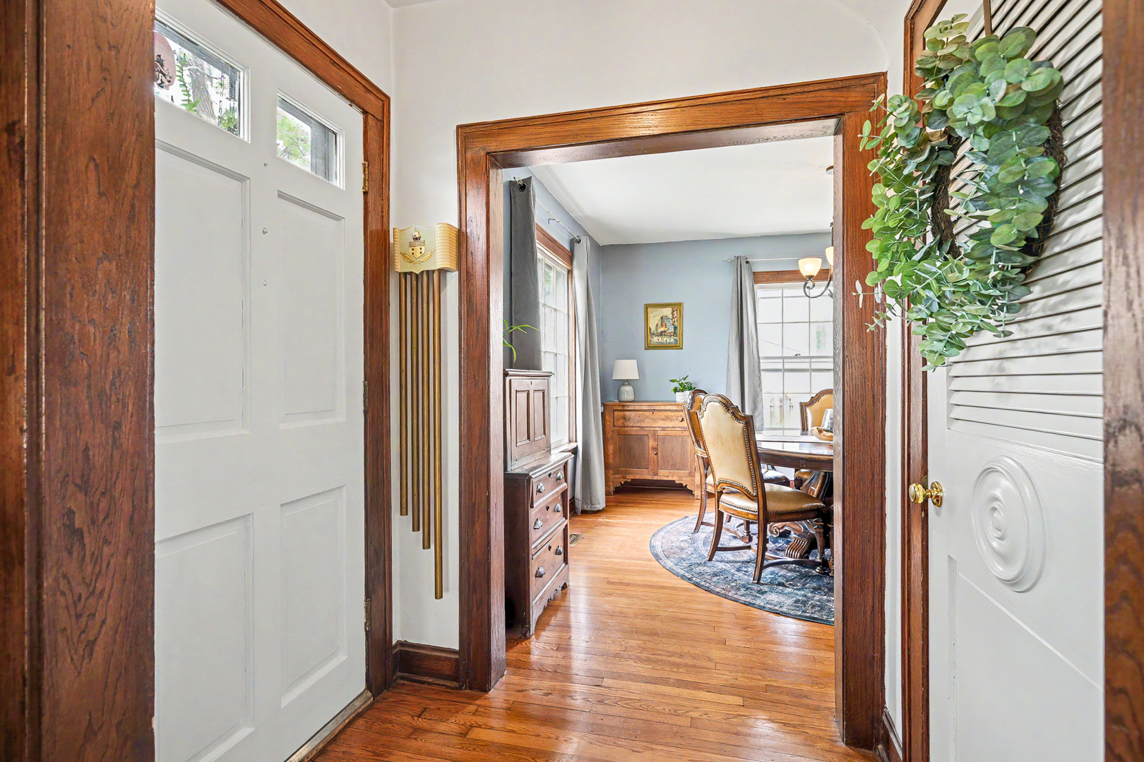 273 Geneva Road Glen Ellyn, IL 60137 - Photo 8 of 38 Gallery Image 8