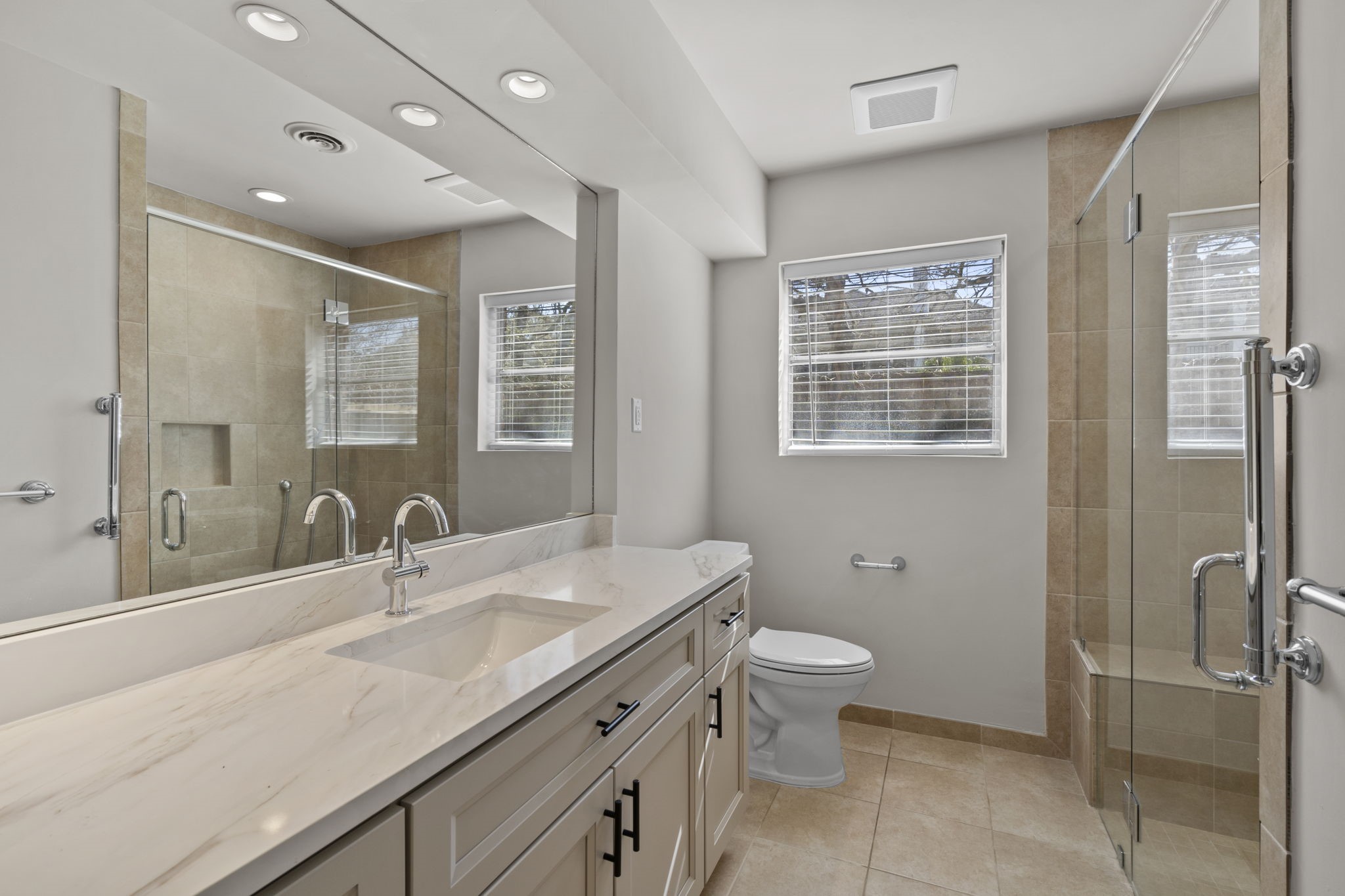 365 Piney Point Road Houston, TX 77024 - Photo 22 of 37