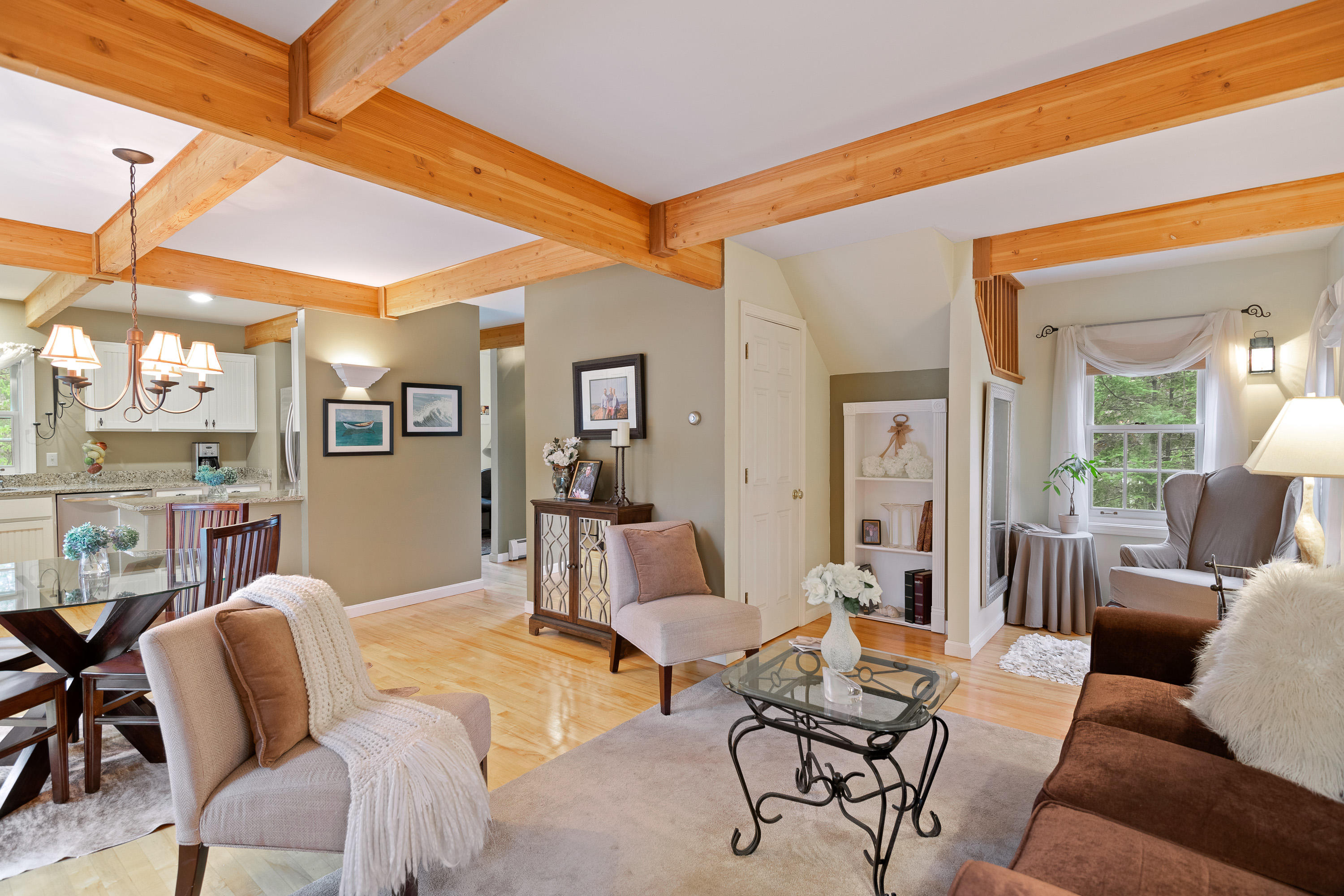 11 Wakefield Pasture Road Kennebunkport, ME 04046 - Photo 12 of 29 Living room
