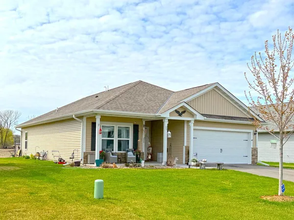 $349,900 | 501 Vly Drive West, Annandale, MN 55302