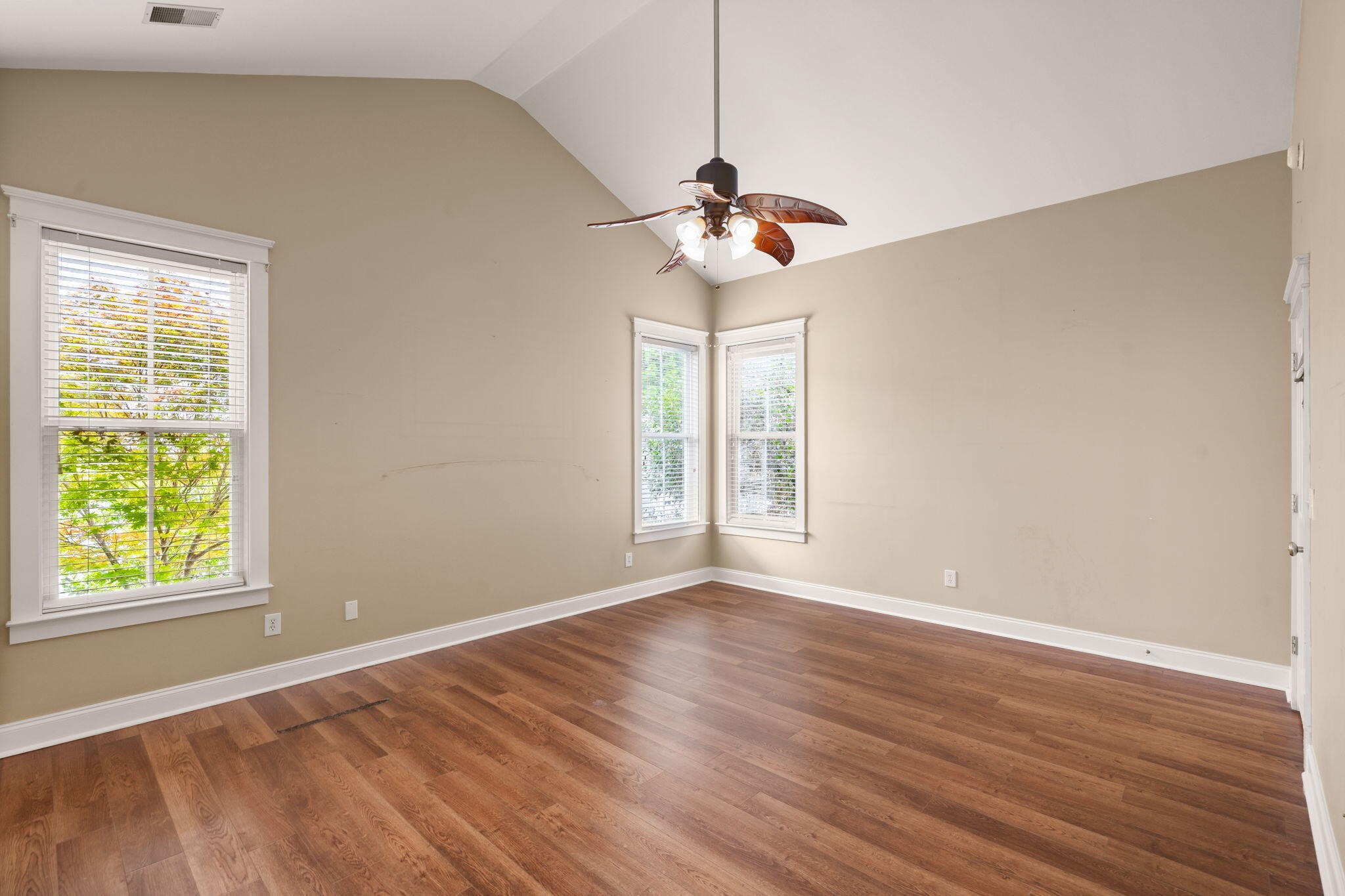 302 Hydrangea Street Summerville, SC 29483 - Photo 33 of 67