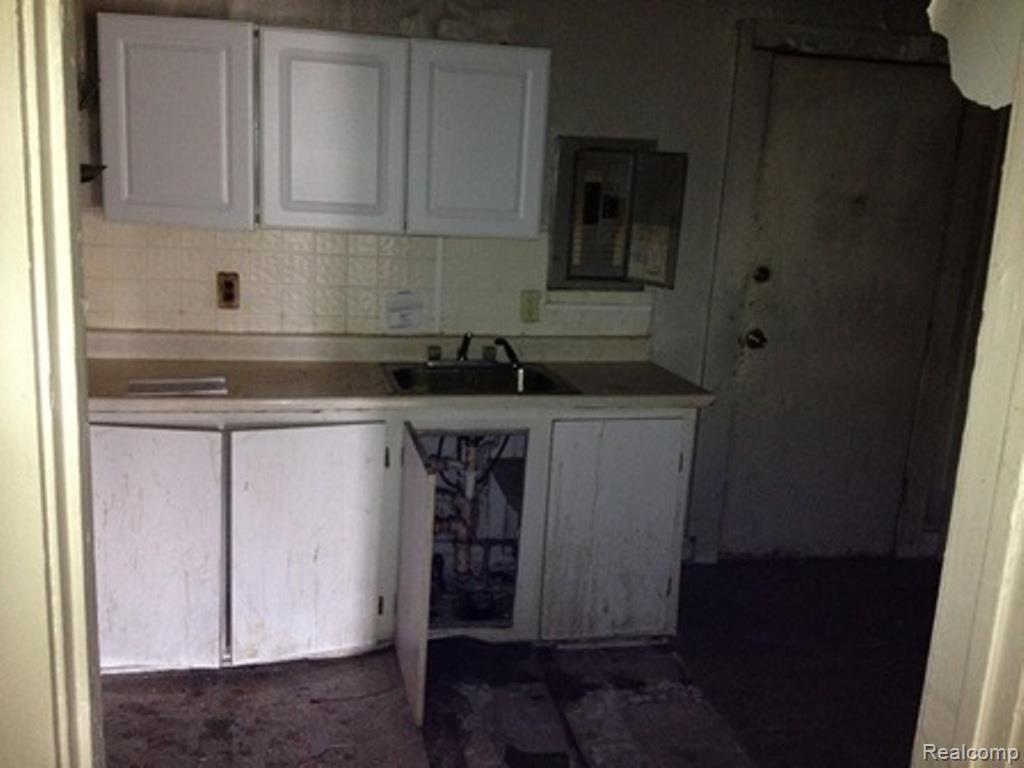 3517 Ash Street Inkster, MI 48141 - Photo 6 of 9 6-Kitchen.jpg