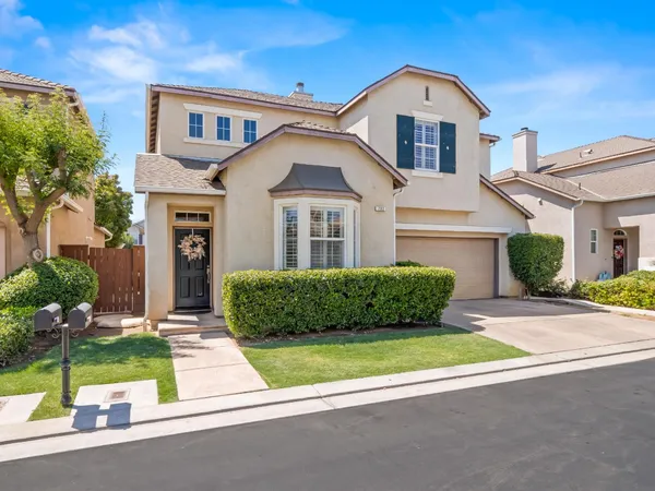 $455,900 | 732 West Tivoli Lane, Clovis, CA 93619