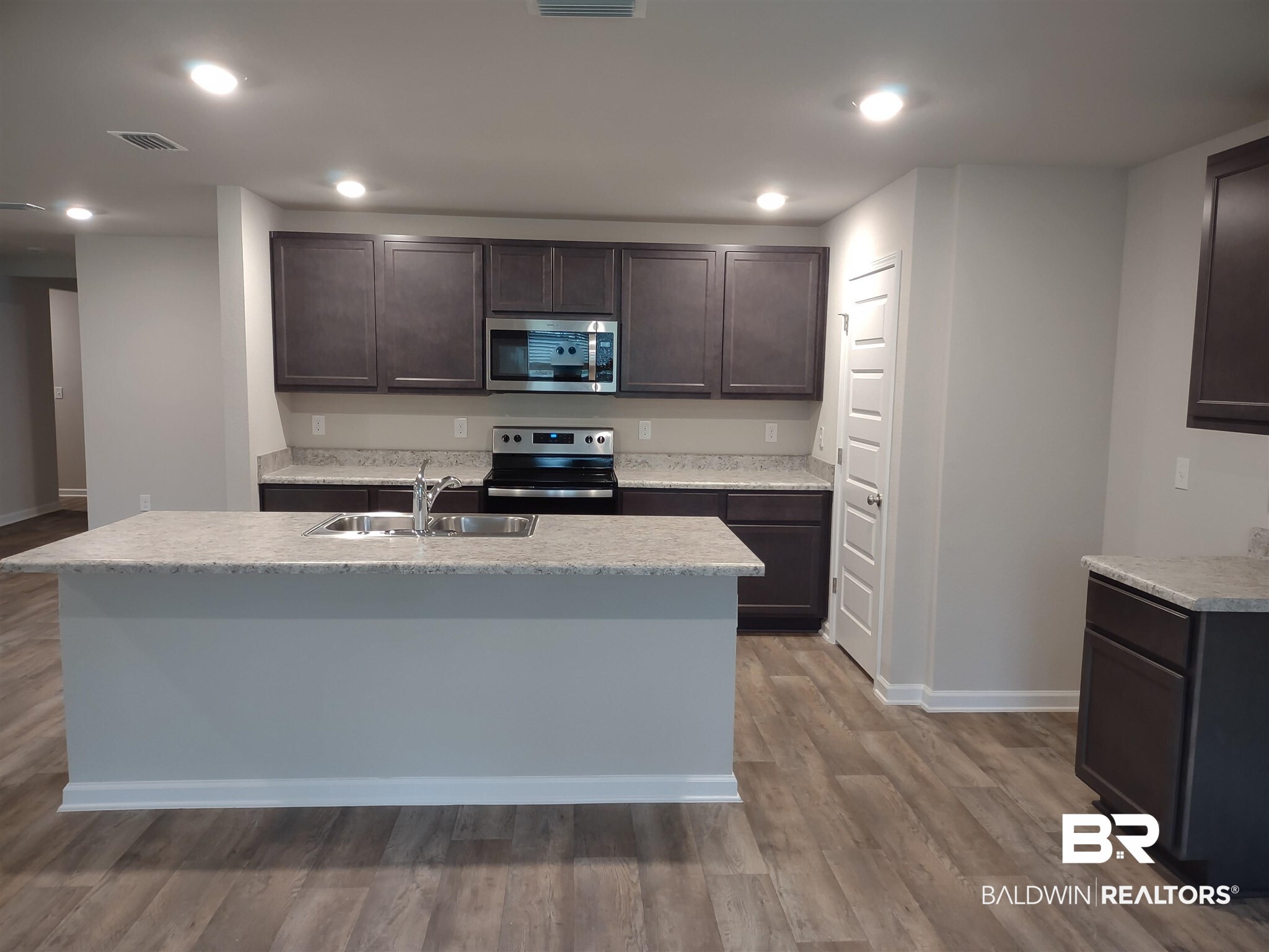 337 Hartenstein Road Foley, AL 36535 - Photo 2 of 9