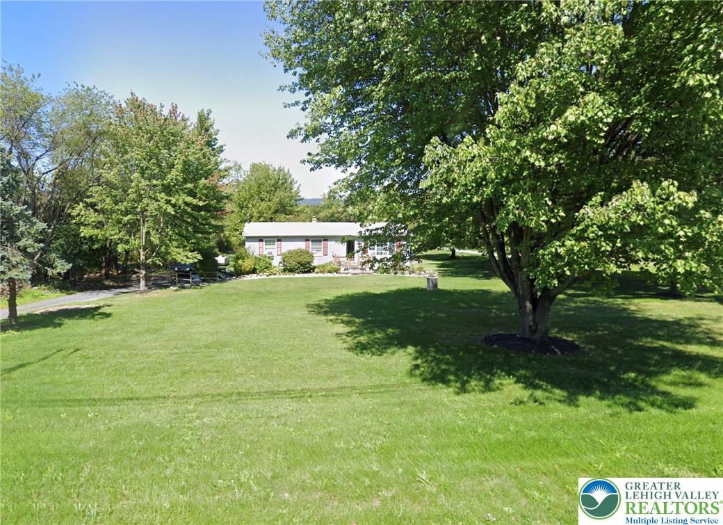 362 Mt Pleasant Road Bangor, PA 18013 - Photo 2 of 31