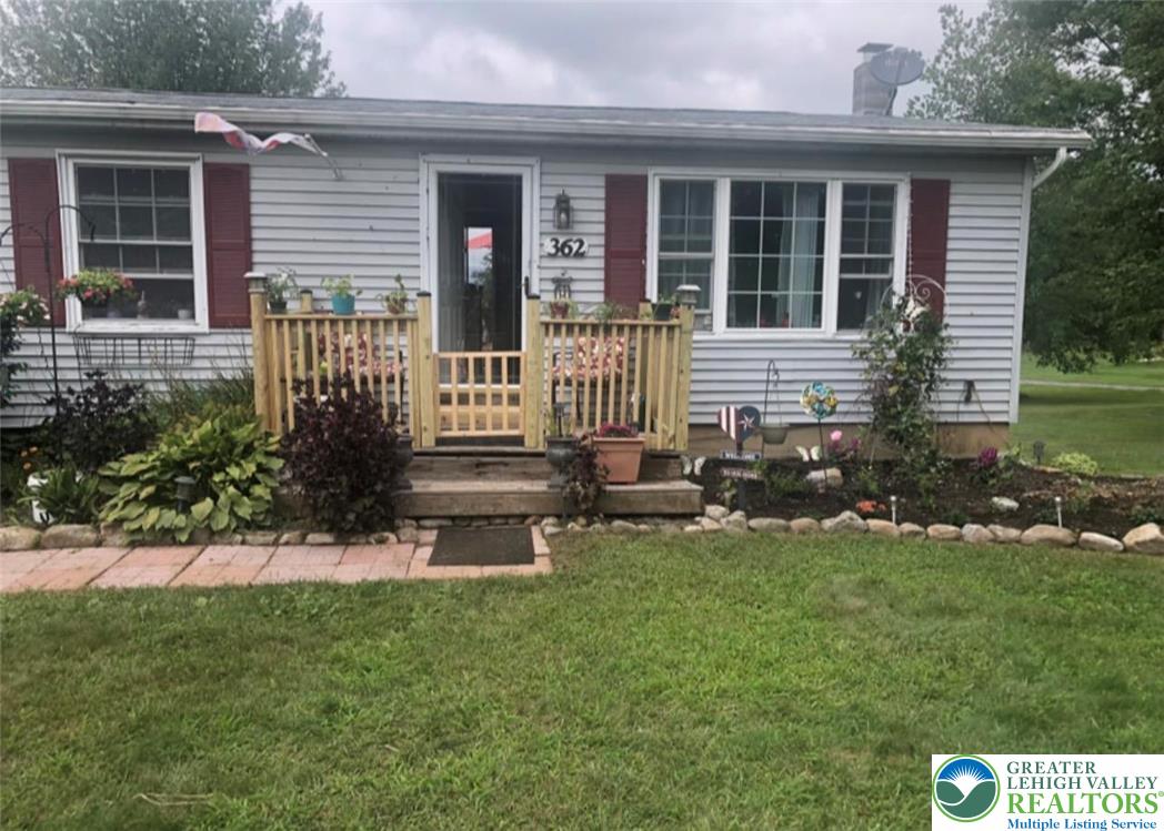 362 Mt Pleasant Road Bangor, PA 18013 - Photo 3 of 31