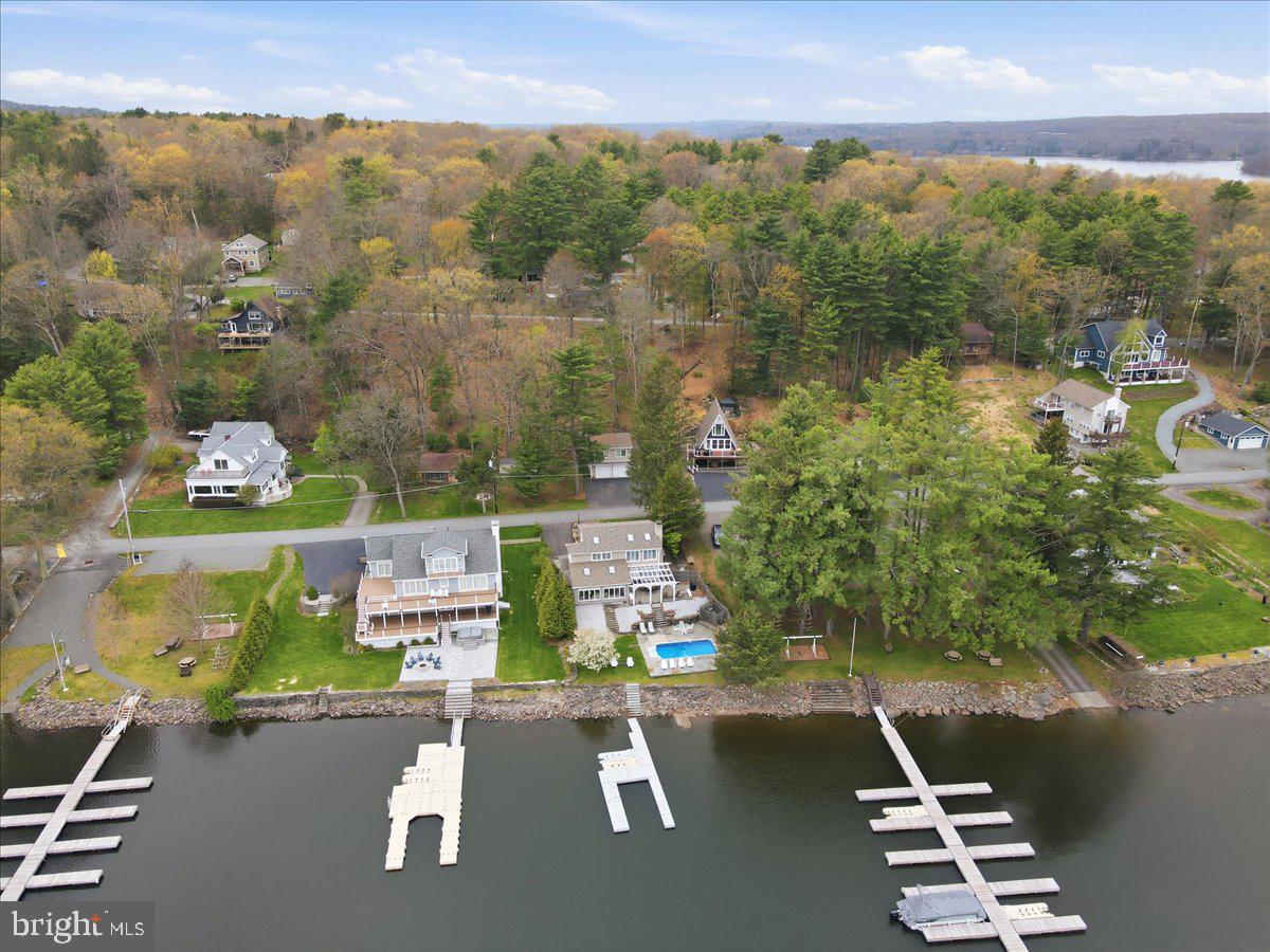 114 Shore Road Tafton, PA 18464 - Photo 16 of 137