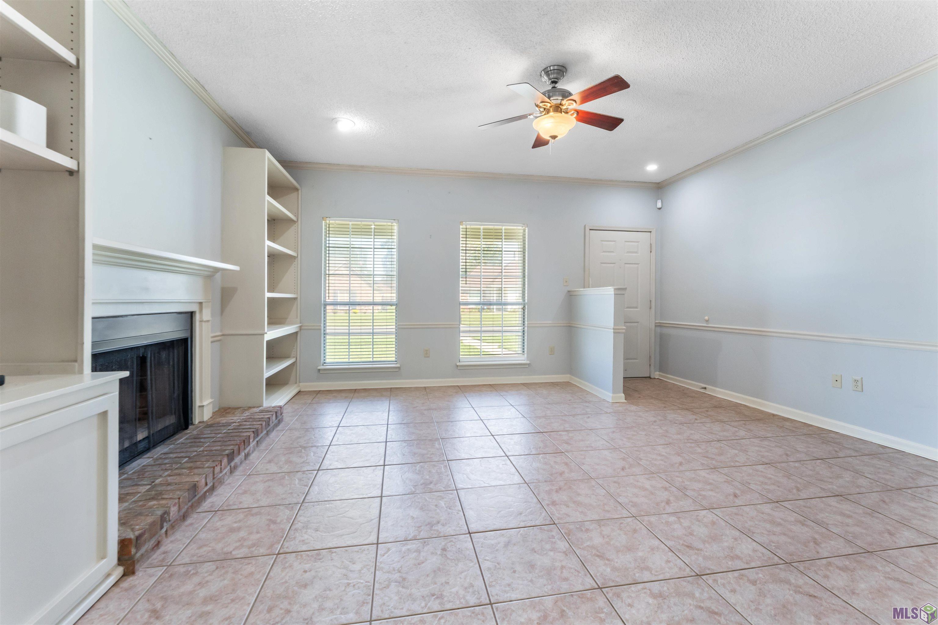 12474 Fairhope Way Baton Rouge, LA 70816 - Photo 4 of 20 Living Room
