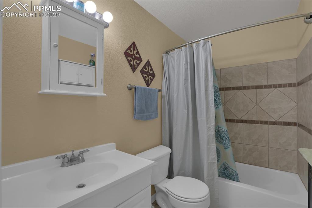 925 Prairie Road Colorado Springs, CO 80909 - Photo 14 of 20