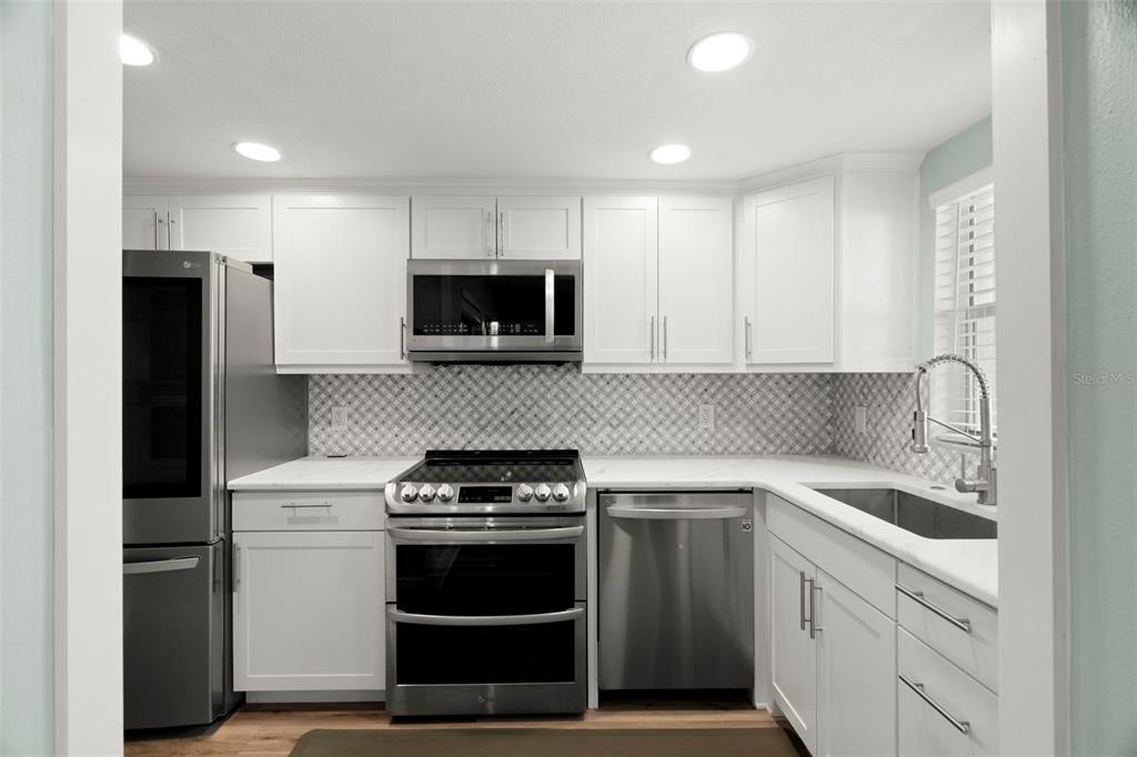 4780 Cove Circle, Unit 205 St. Petersburg, FL 33708 - Photo 11 of 26