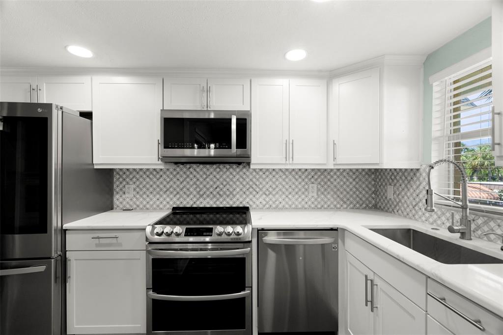 4780 Cove Circle, Unit 205 St. Petersburg, FL 33708 - Photo 12 of 26