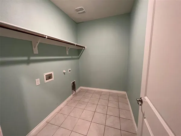 a view of utility room