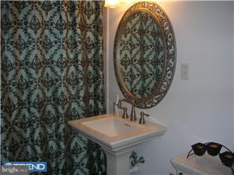 9323 Cloverly Road Philadelphia, PA 19114 - Photo 8 of 10 Gallery Image 8