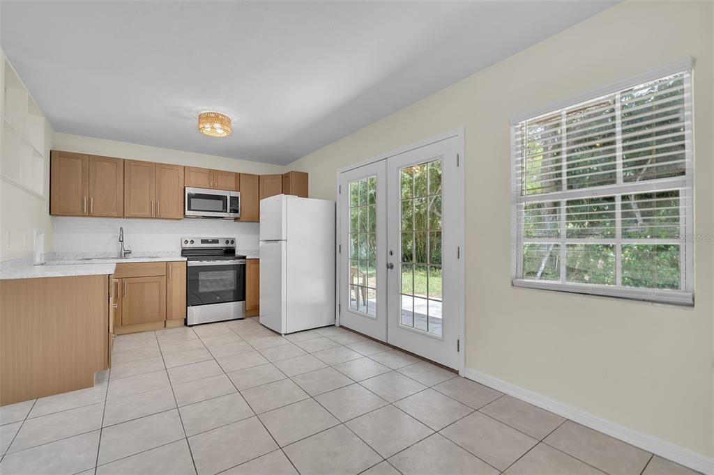 516 Laurel Road West Nokomis, FL 34275 - Photo 8 of 31 Gallery Image 8