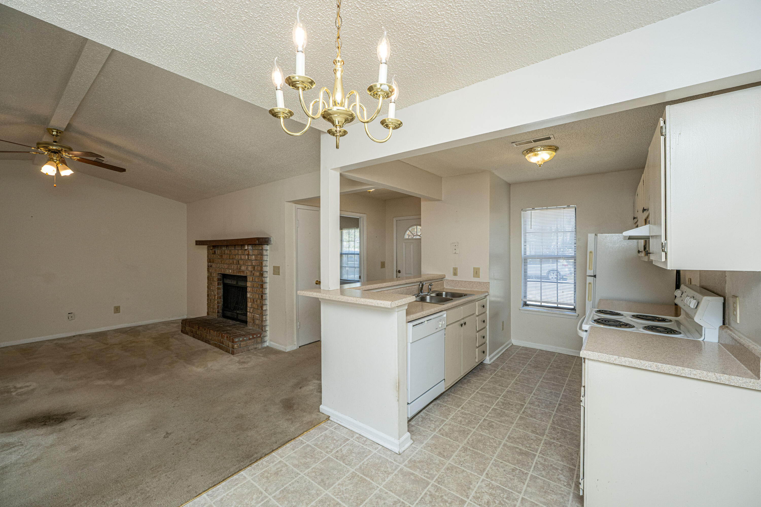 415 Erskine Street, Unit A Ladson, SC 29456 - Photo 7 of 36 415ErskineStUnitA007