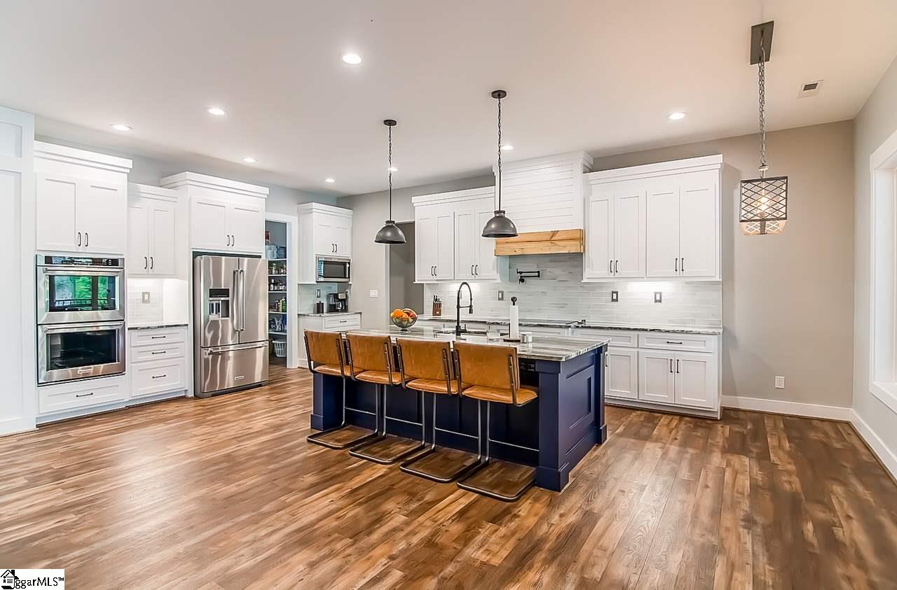 227 Riverlake Road Fair Play, SC 29643 - Photo 3 of 36 Gallery Image 3