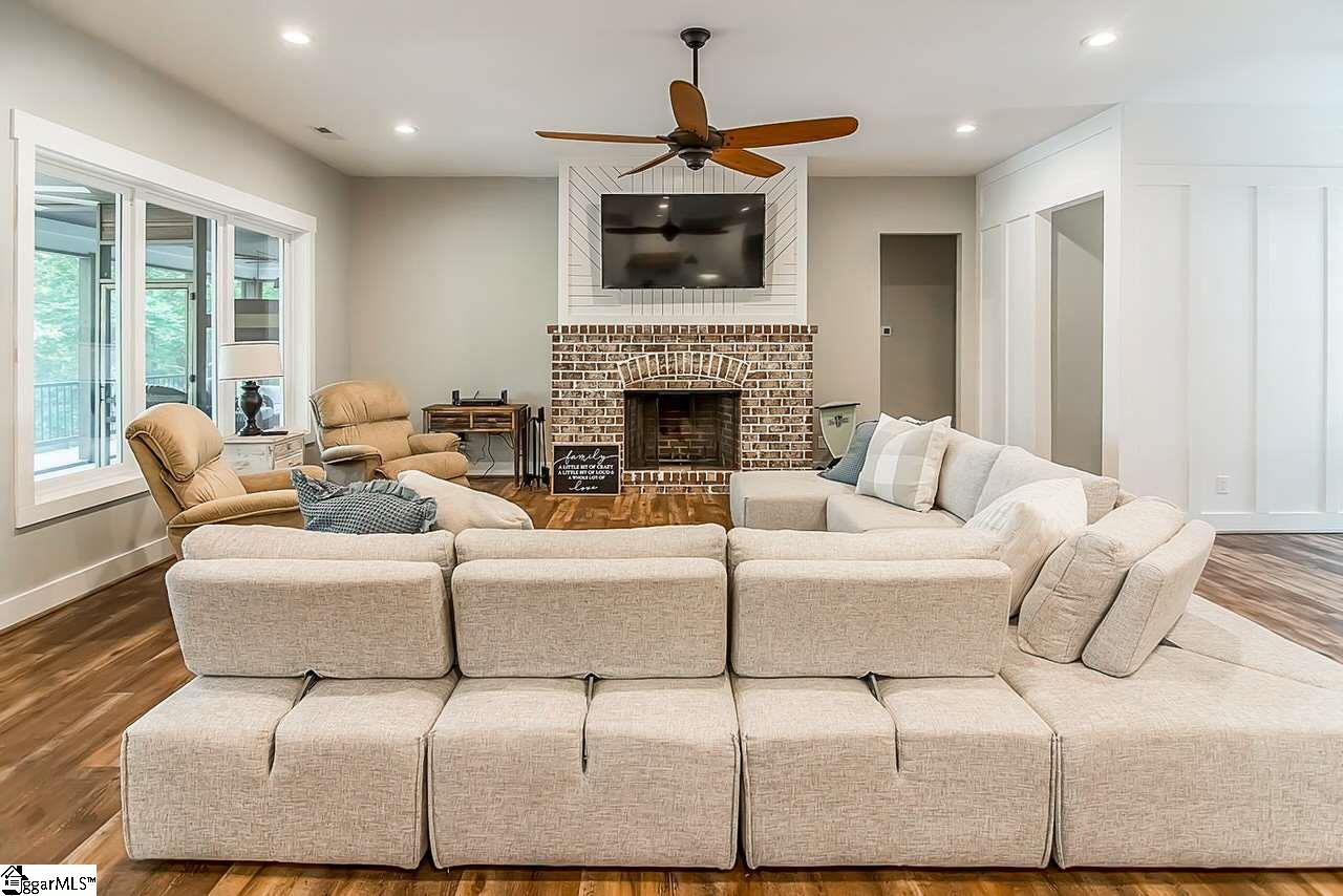 227 Riverlake Road Fair Play, SC 29643 - Photo 8 of 36 Gallery Image 8