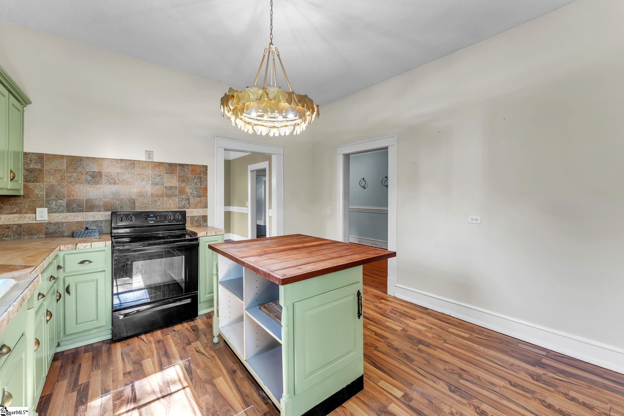 400 King Street Easley, SC 29640 - Photo 13 of 32