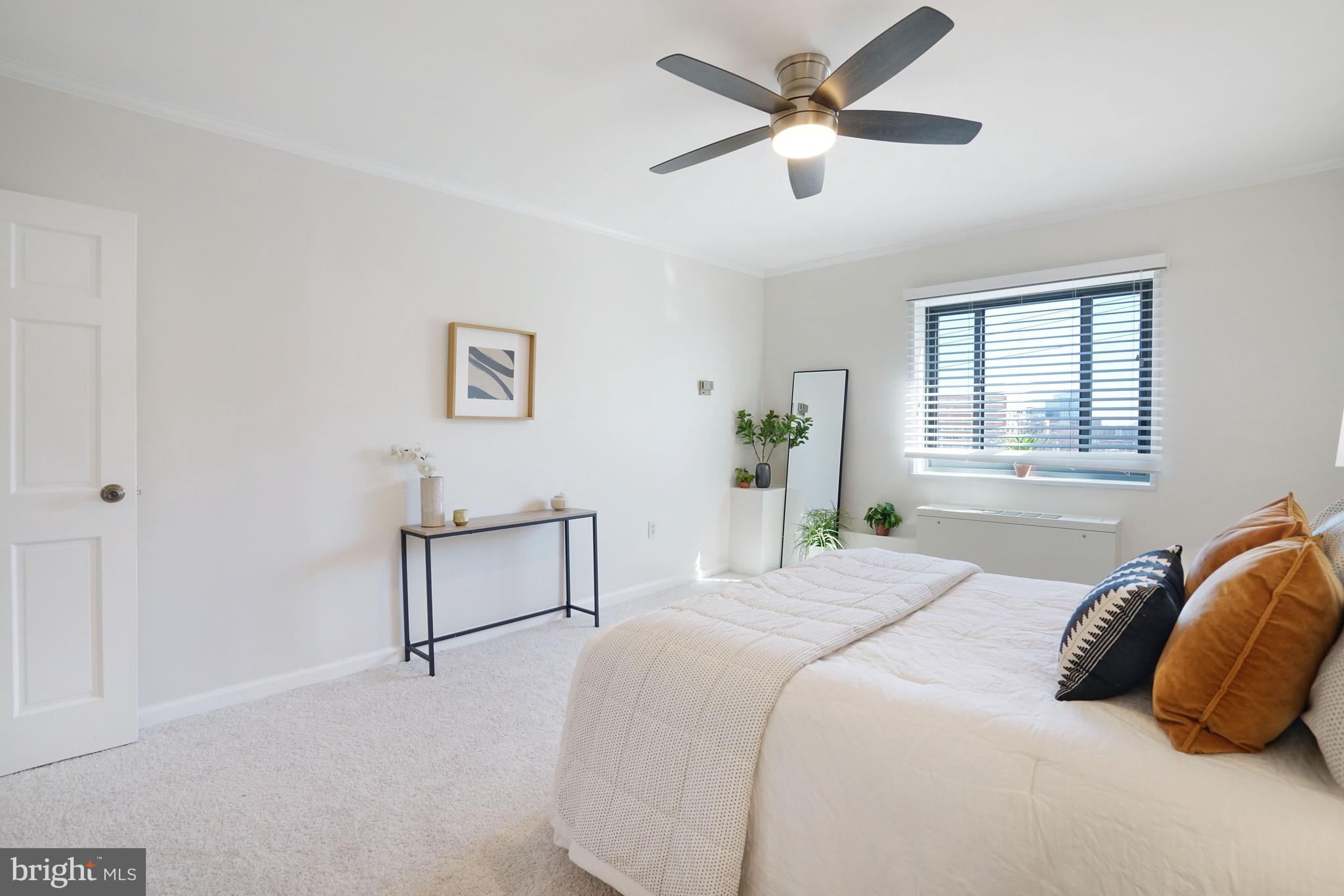 1300 South Arlington Ridge Road, Unit 718 Arlington, VA 22202 - Photo 18 of 41 LARGE BEDROOM W/CEILING FAN
