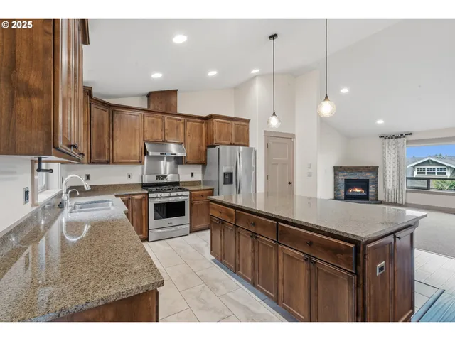 $530,000 | 158 Rolling Hills Avenue Southeast, Salem, OR 97306