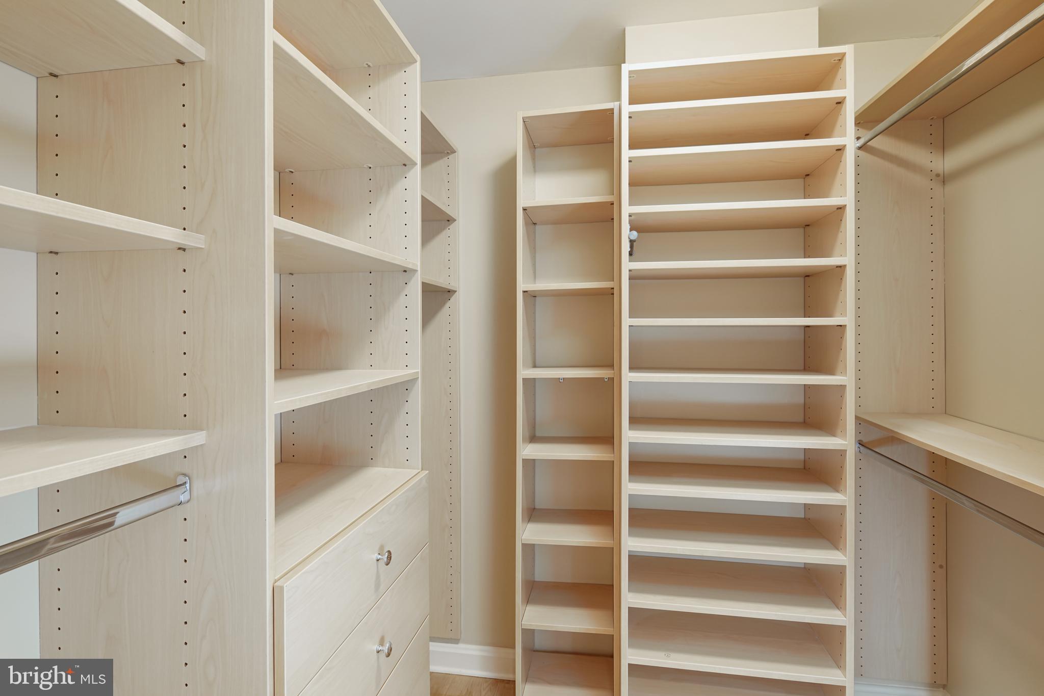 901 North Penn Street, Unit R1902 Philadelphia, PA 19123 - Photo 23 of 34 a view of walk in closet with empty racks