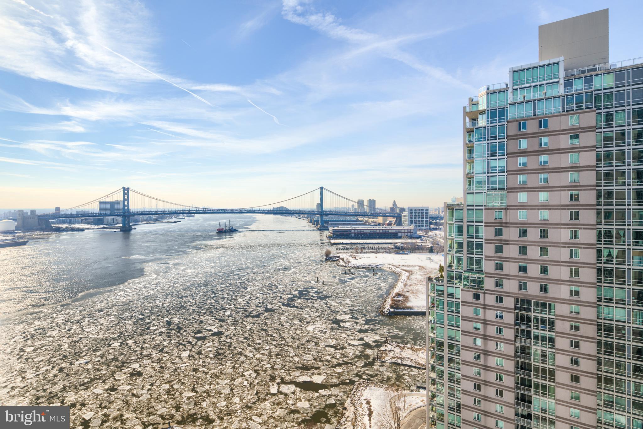 901 North Penn Street, Unit R1902 Philadelphia, PA 19123 - Photo 30 of 34 a view of terrace with a lake view