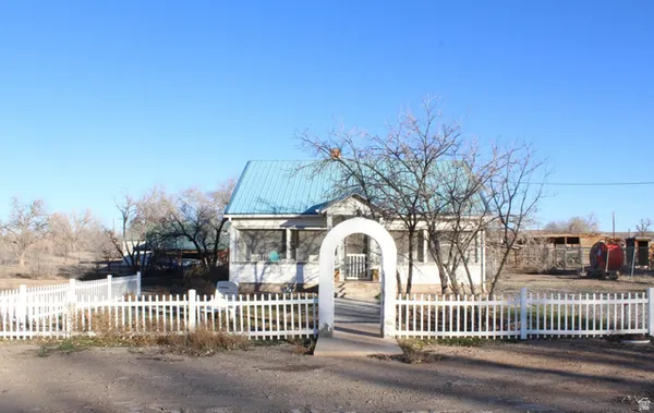 $265,000 | 70 North 100th Street West, Hanksville, UT 84734