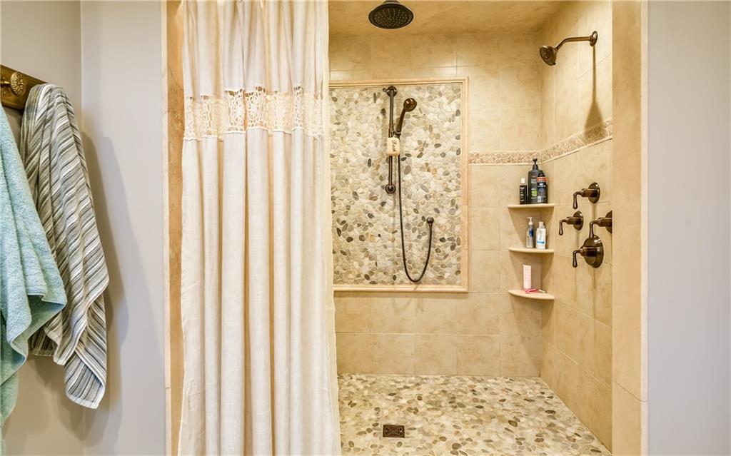 2933 Clearview Road Allison Park, PA 15101 - Photo 16 of 24 Gallery Image 16
