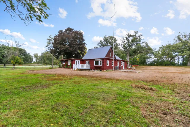 $2,600 | 12501 400th Avenue, Randall, WI 53181