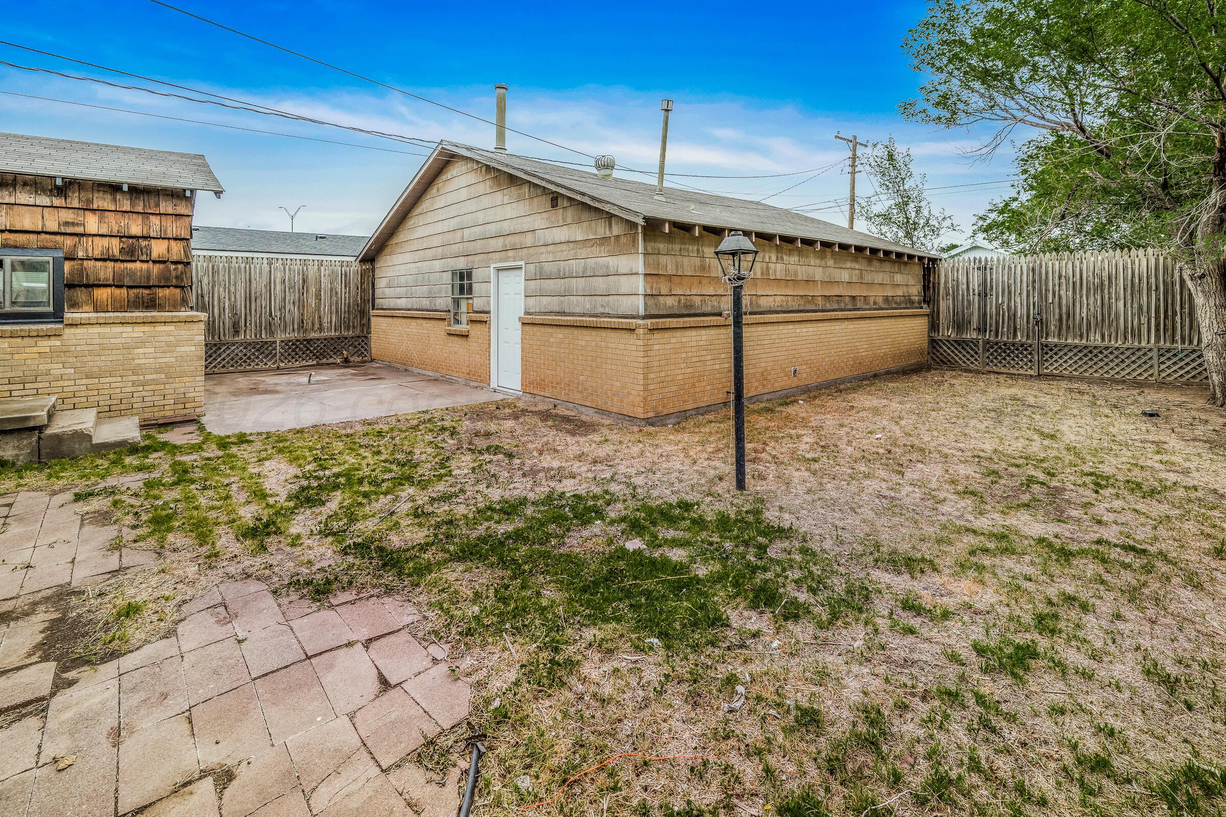 3609 South Travis Street Amarillo, TX 79110 - Photo 3 of 21 Detached Shop/Garage