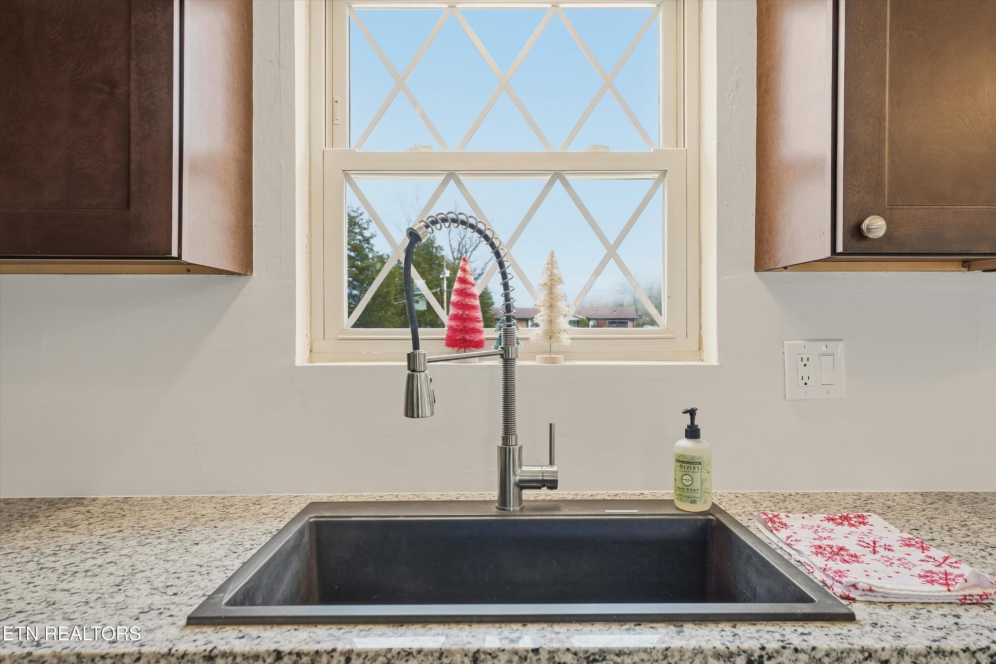 229 Brown Crest Road La Follette, TN 37766 - Photo 14 of 50