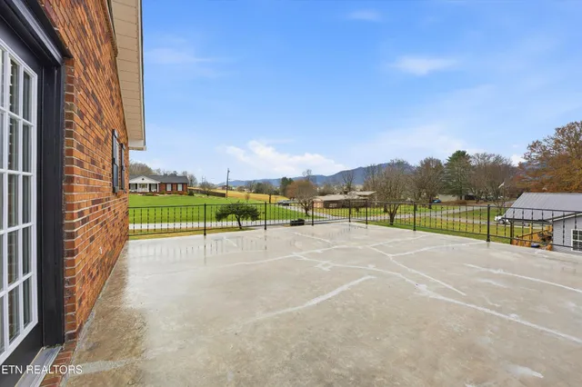 $350,000 | 229 Brown Crest Road, La Follette, TN 37766