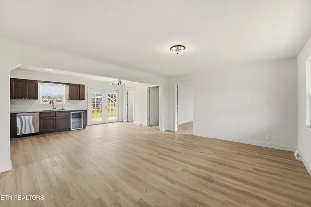 $350,000 | 229 Brown Crest Road, La Follette, TN 37766