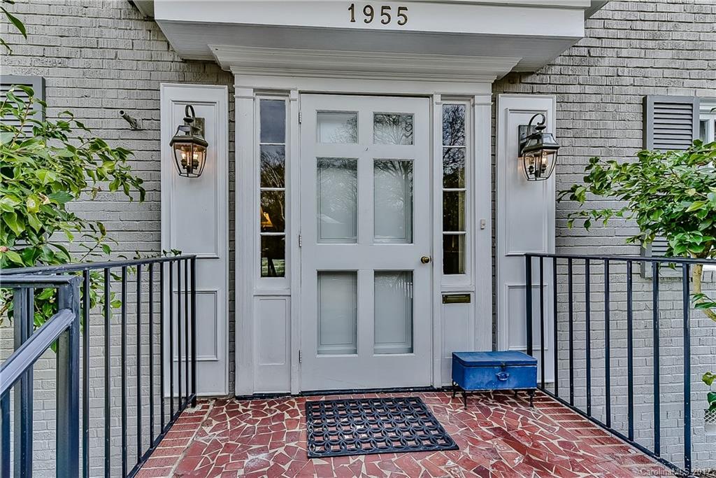1955 Overhill Road Charlotte, NC 28211 - Photo 3 of 24 Gallery Image 3