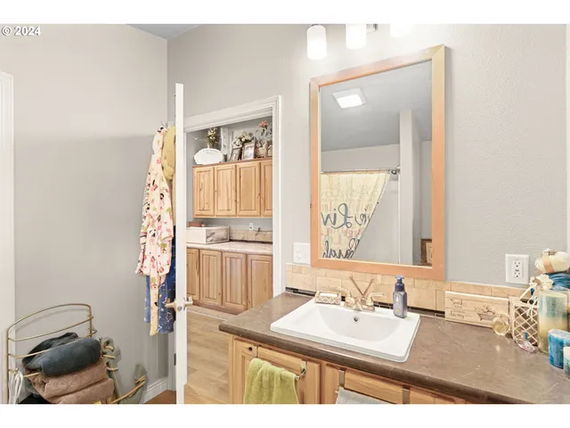 $724,000 | 4285 Edison Road Northeast, Silverton, OR 97381