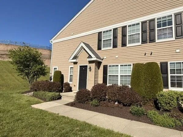$2,275 | 6000 Valley Forge Drive, Coopersburg, PA 18036