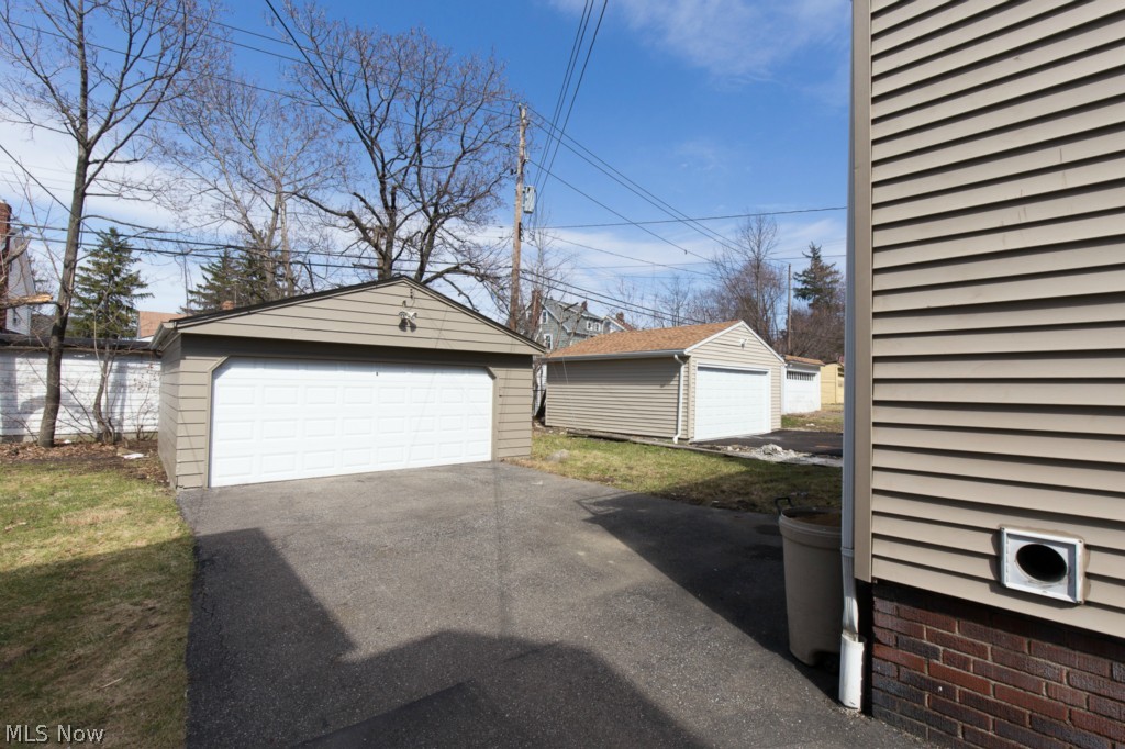 3255 Cedarbrook Road Cleveland, OH 44118 - Photo 22 of 22 Gallery Image 22