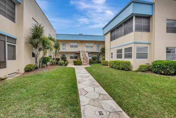 $104,995 | 204 Burgundy North, Unit 204, Delray Beach, FL 33484
