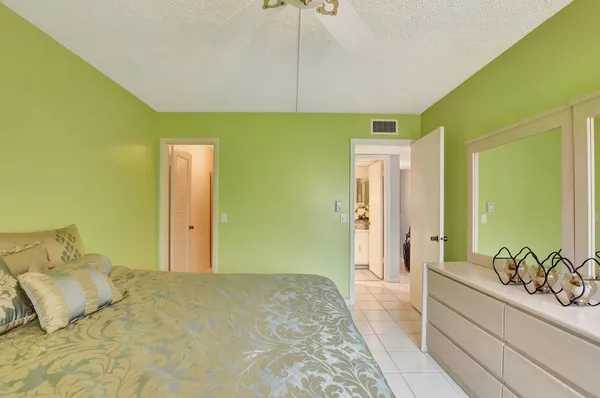 $104,995 | 204 Burgundy North, Unit 204, Delray Beach, FL 33484