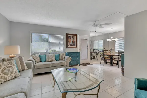 $104,995 | 204 Burgundy North, Unit 204, Delray Beach, FL 33484