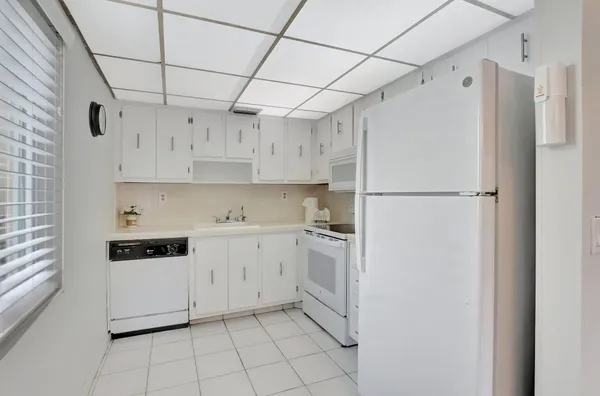 $104,995 | 204 Burgundy North, Unit 204, Delray Beach, FL 33484