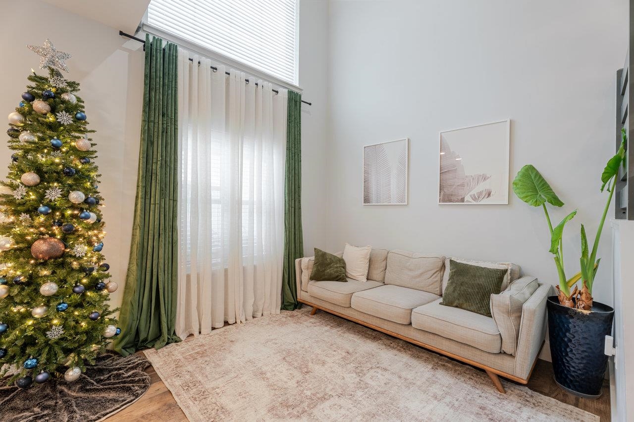 34 Field Court Bridgewater, VA 22812 - Photo 21 of 42 a living room with furniture and a potted plant