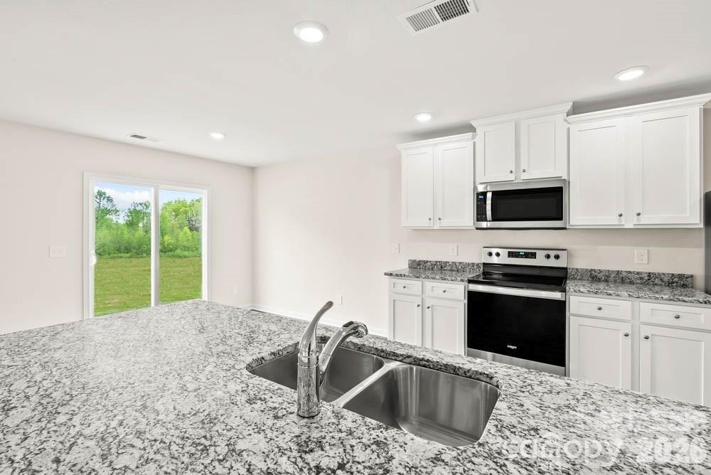 1305 Nia Road Charlotte, NC 28215 - Photo 3 of 15