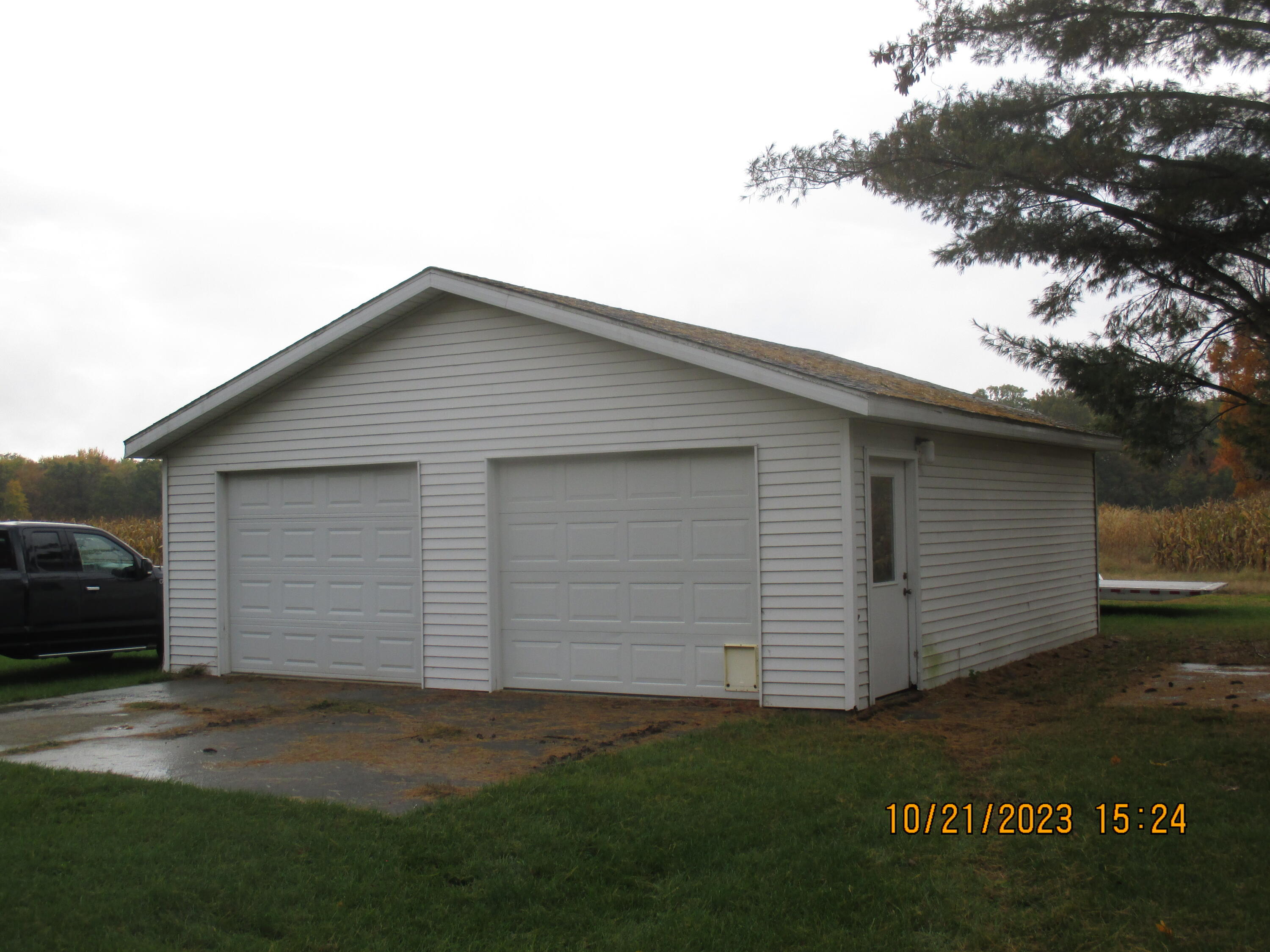 1218 Klink Road Tekonsha, MI 49092 - Photo 3 of 58 IMG_7065