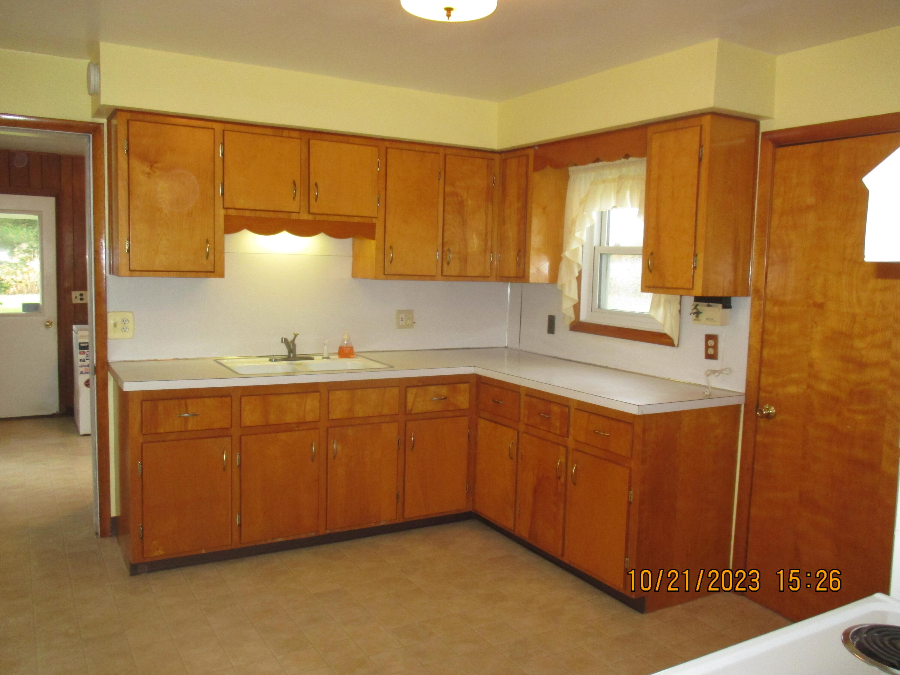 1218 Klink Road Tekonsha, MI 49092 - Photo 5 of 58 IMG_7069