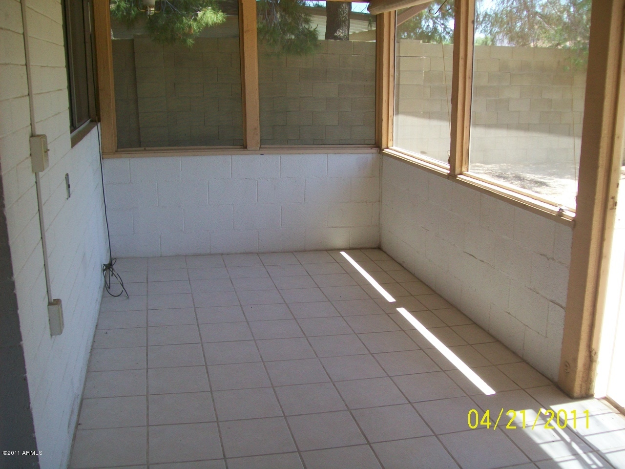 4027 West Ruth Avenue Phoenix, AZ 85051 - Photo 5 of 9 Enclosed Porch