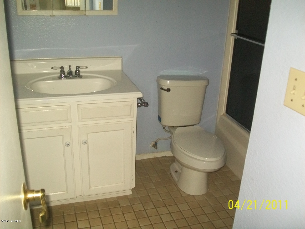 4027 West Ruth Avenue Phoenix, AZ 85051 - Photo 6 of 9 Full Bath 1