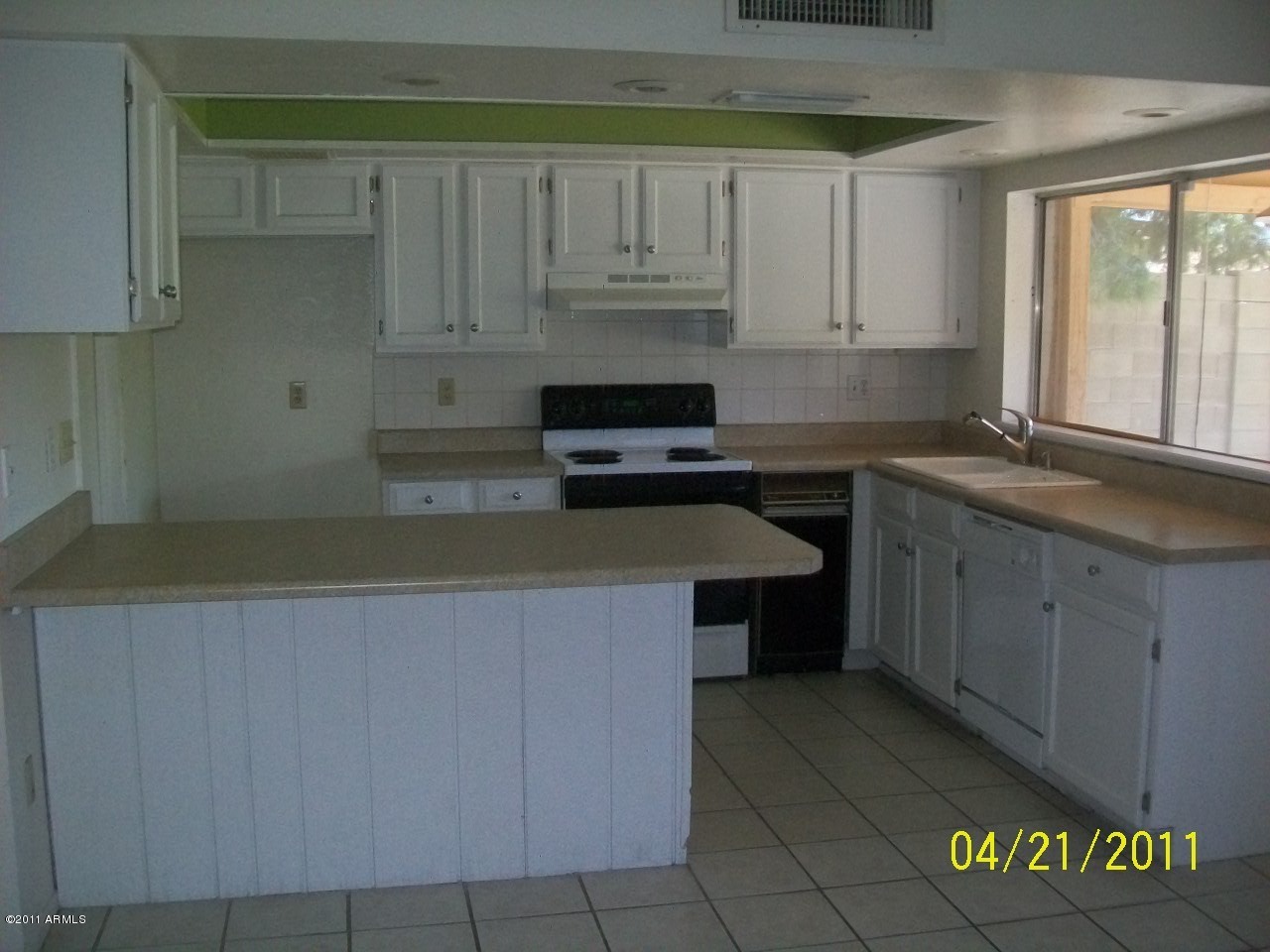4027 West Ruth Avenue Phoenix, AZ 85051 - Photo 8 of 9 Kitchen