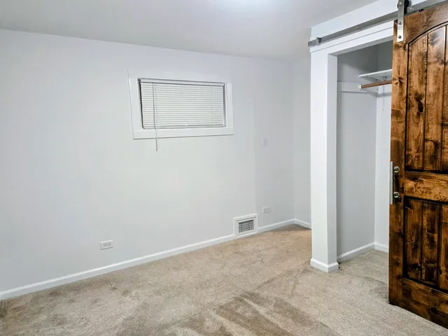 $2,400 | 3803 North Pacific Avenue, Chicago, IL 60634