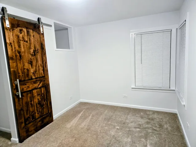 $2,400 | 3803 North Pacific Avenue, Chicago, IL 60634